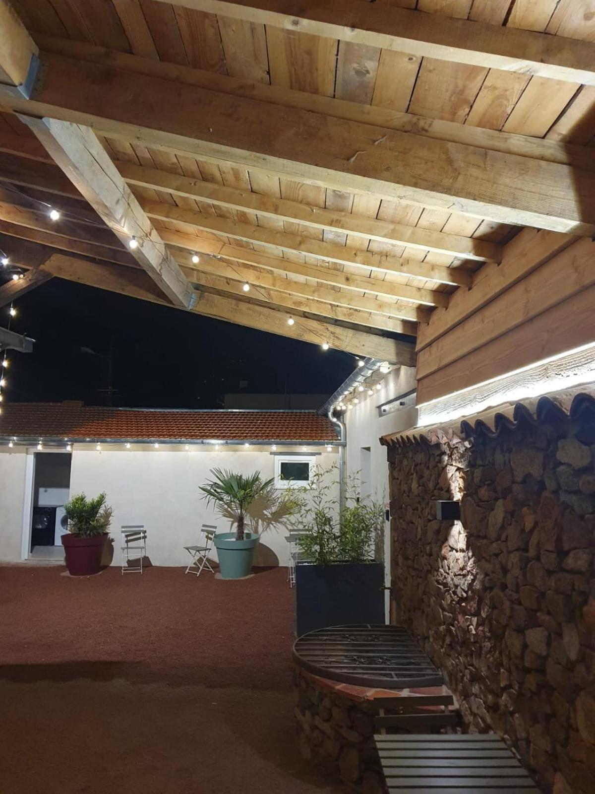 Le Boheme, Sauna & Spa Riorges ภายนอก รูปภาพ