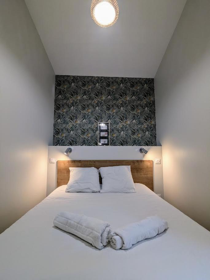 Le Boheme, Sauna & Spa Riorges ภายนอก รูปภาพ